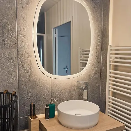 Le Mayer Moderne Calme Lumineux Confortable Tours